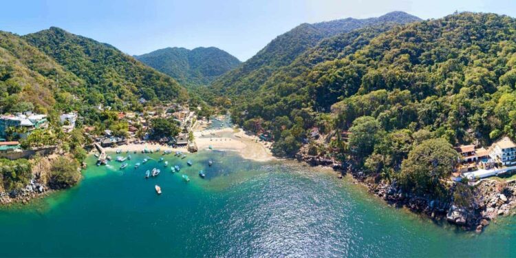 Boca de Tomatlán Beach